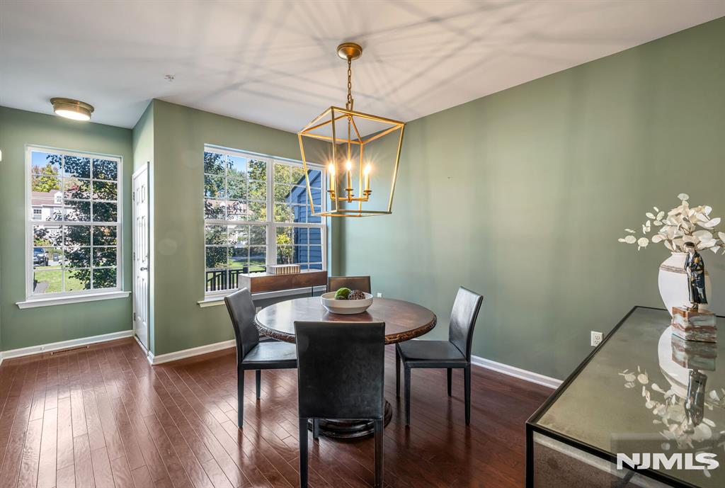 16 Pineview Drive