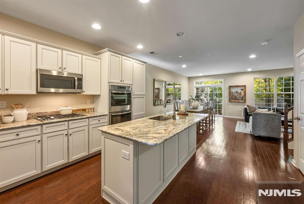 16 Pineview Drive