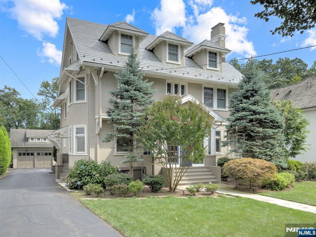 Photo of 108 Maplewood Avenue, Maplewood, NJ 07040 (MLS # 26011592)