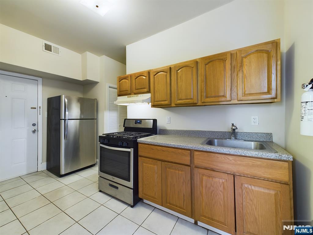 413-15 Dodd Street 6