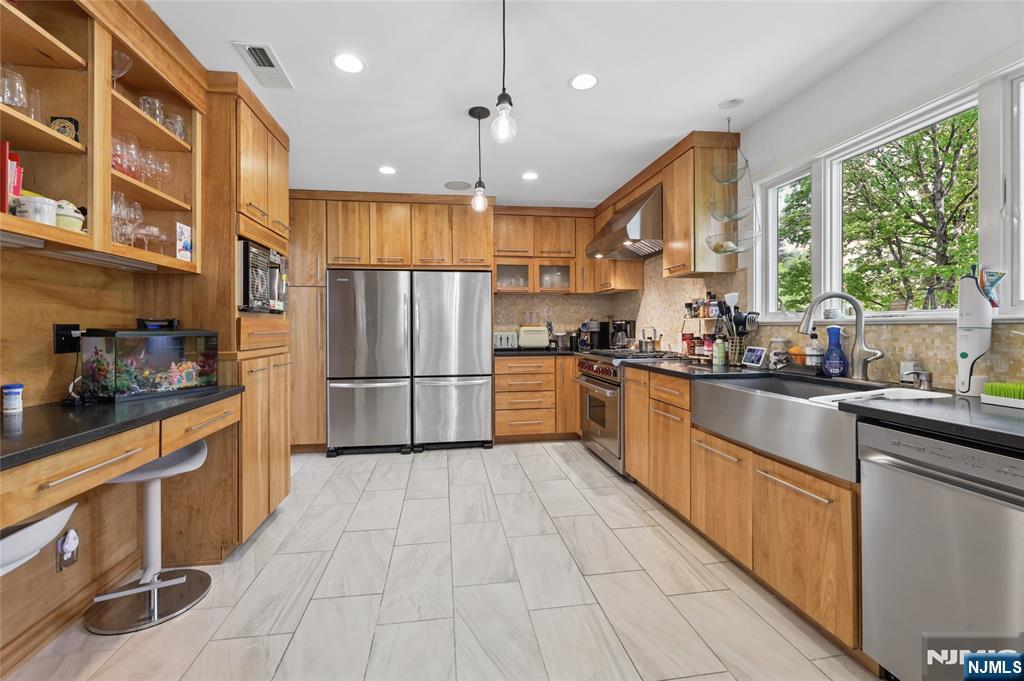 4 Barberry Way