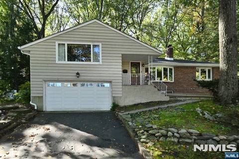 Photo of 442 Ridgewood Blvd North BLVD, Twp of Washington, NJ 07676 (MLS # 26040878)