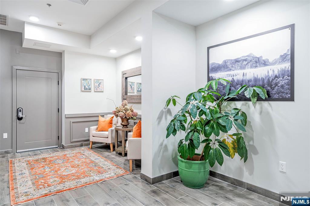 660 Bloomfield Avenue 403