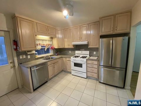 Photo of 1374 Anderson #1, Fort Lee, NJ 07024 (MLS # 25040924)