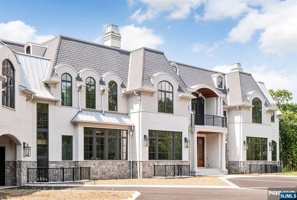 Photo of 19 Rio Vista Drive, Alpine, NJ 07620 (MLS # 25025165)