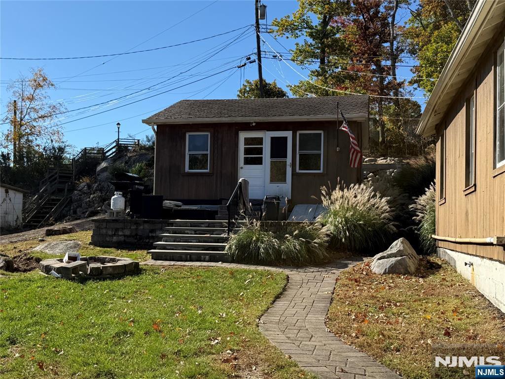 8 Hilltop Road