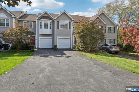 Photo of 376 Green Mountain Rd #376, Mahwah, NJ 07430 (MLS # 25037506)