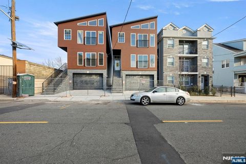 Photo of 512 15th, Newark, NJ 07103 (MLS # 26001512)