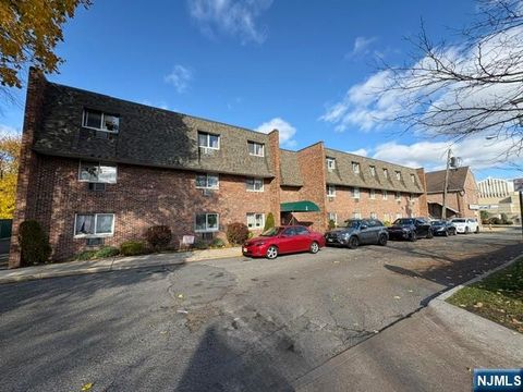 Photo of 1 Simone Pl #2F, Bergenfield, NJ 07621 (MLS # 25038791)