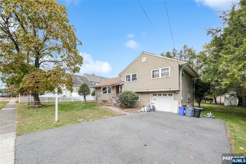 Photo of 50 Carlson Court, Closter, NJ 07624 (MLS # 25038812)