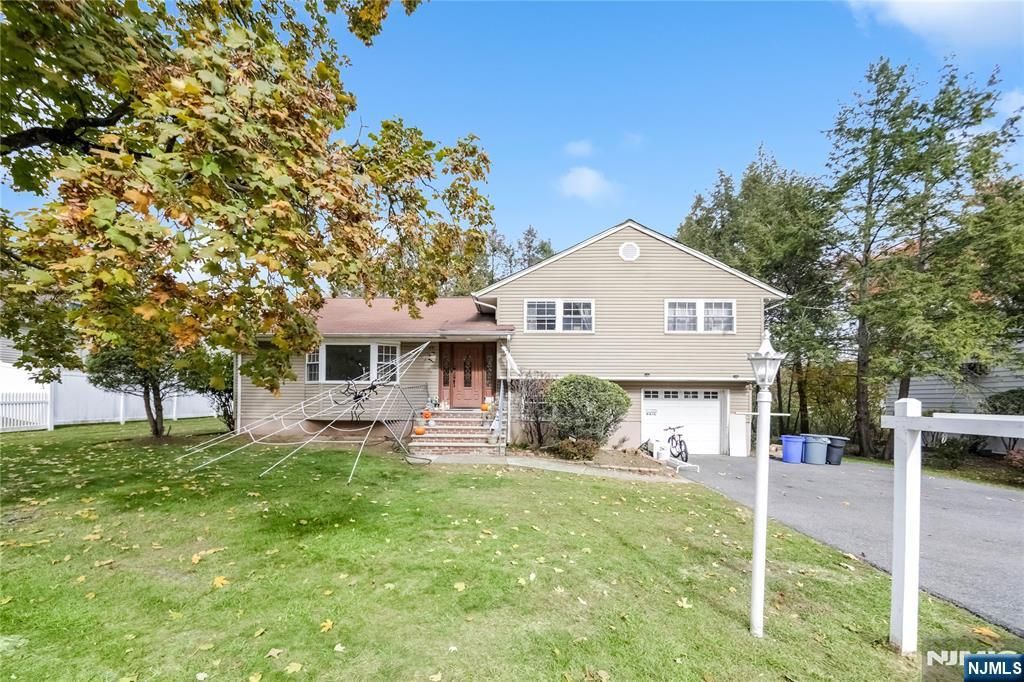 Photo of 50 Carlson Court, Closter, NJ 07624 (MLS # 25038812)