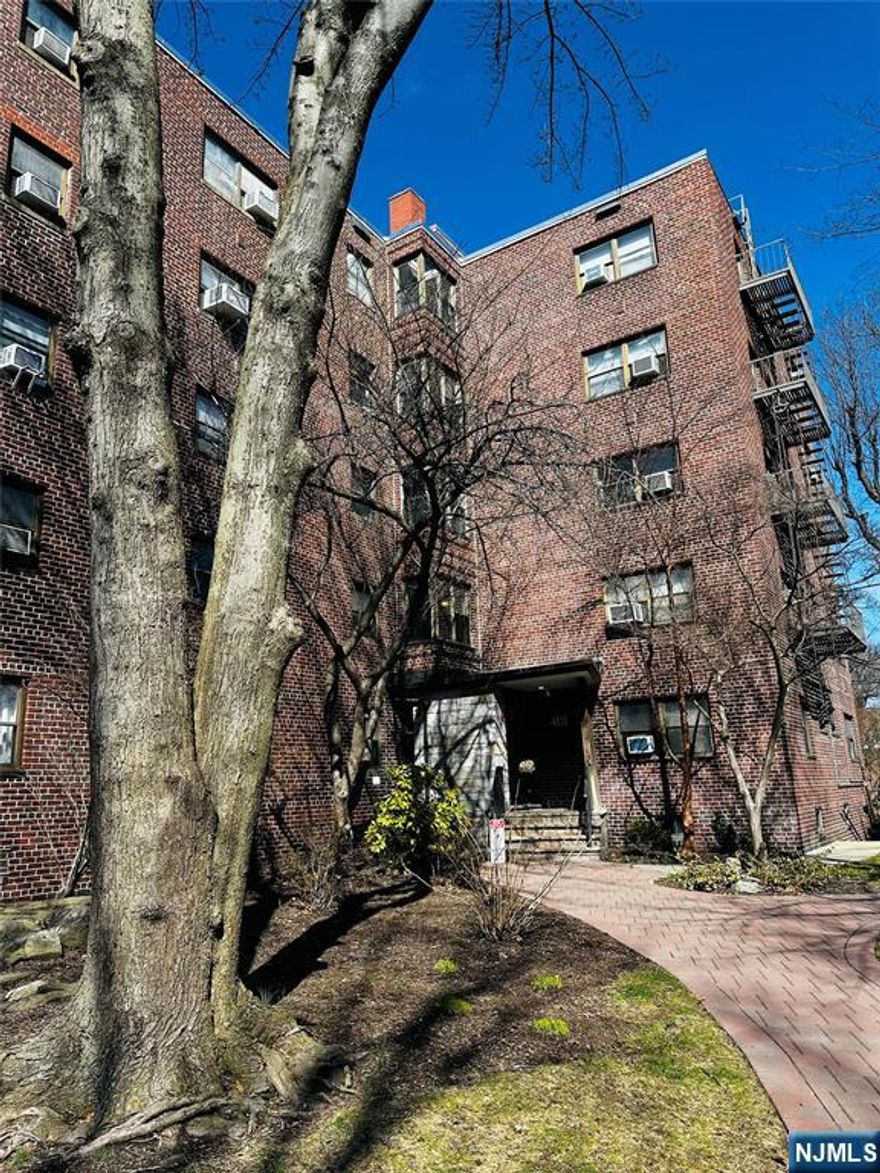 Studio in desirable Linwood Park. Studio apartment located on the first floor. Features hardwood floors, a kitchenette, and plenty of closet space. Laundry is available in the building/ card. Bus to NYC stops near by the building. Complex has plenty of outdoor parking spaces $300/year. Heat, water and internet are included in the rent. Convenient location near shopping, restaurants, major highways and George Washington Bridge. Requirements: Applicants must provide the last 2 years of tax returns with W-2s or 1099 attached, 3 recent pay stubs, NTN credit report, Tenant Application. Interview is required. Tenant must meet a 3:1 income-to-debt ratio. BOARD APPROVAL REQUIRED. 1.5 Months security deposit, $300 not refundable processing fee, $500 refundable move in/out fee. Tenant pays for gas and electricity.