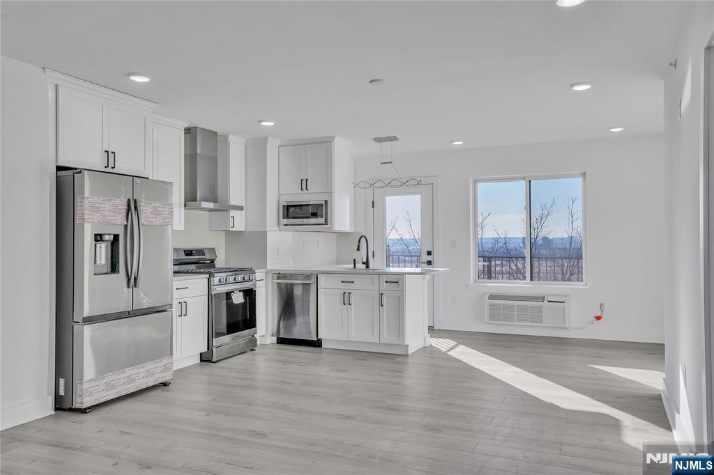 2601 Jane Street 404