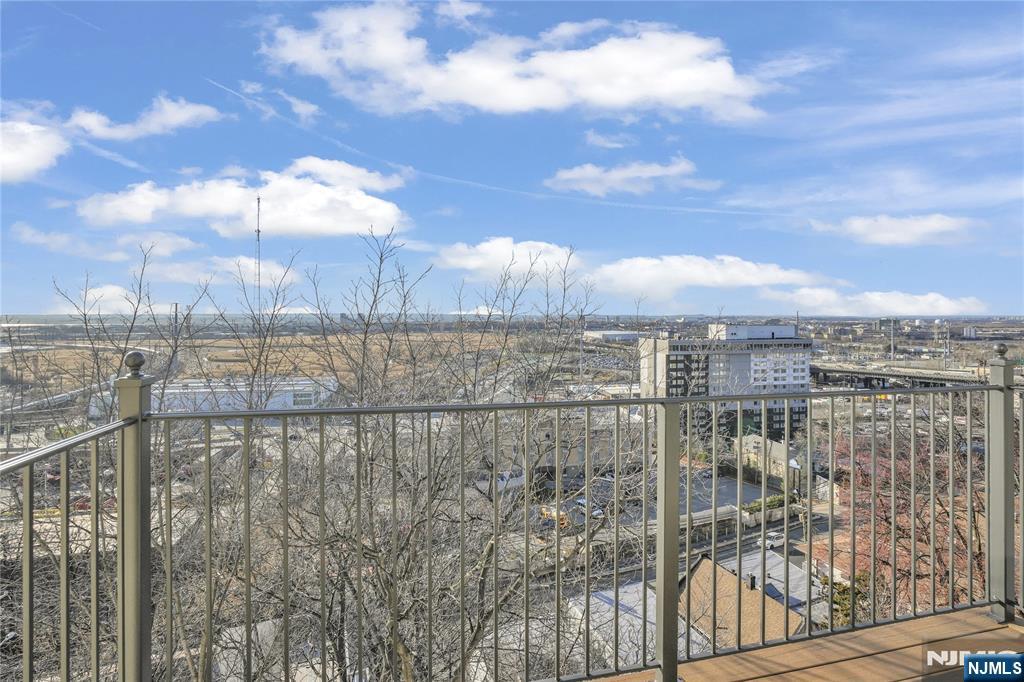 2601 Jane Street 404