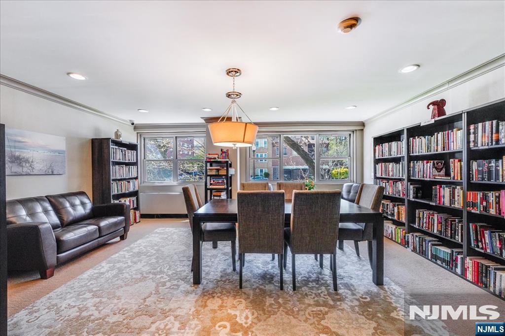 6600 Boulevard East 11K