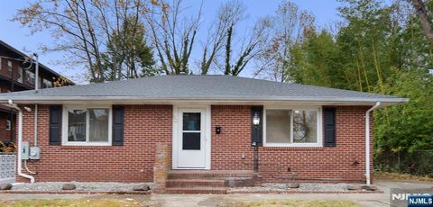 Photo of 60 Poplar Ave, Hackensack, NJ 07601 (MLS # 25041856)