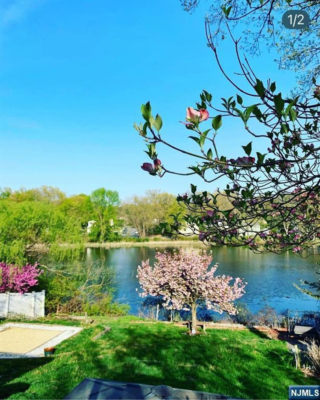 Photo of 21 Sunrise Avenue, Bloomingdale, NJ 07403 (MLS # 25039922)