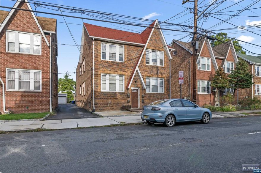 Great investment opportunity. Ready to move in! 4 family home. Live in one unit rent the other 3. Very Clean. Close to hospital, Park, Elementary School, Local Stores, restaurants and light Rail station. All utilities separate. Additional photos coming soon.