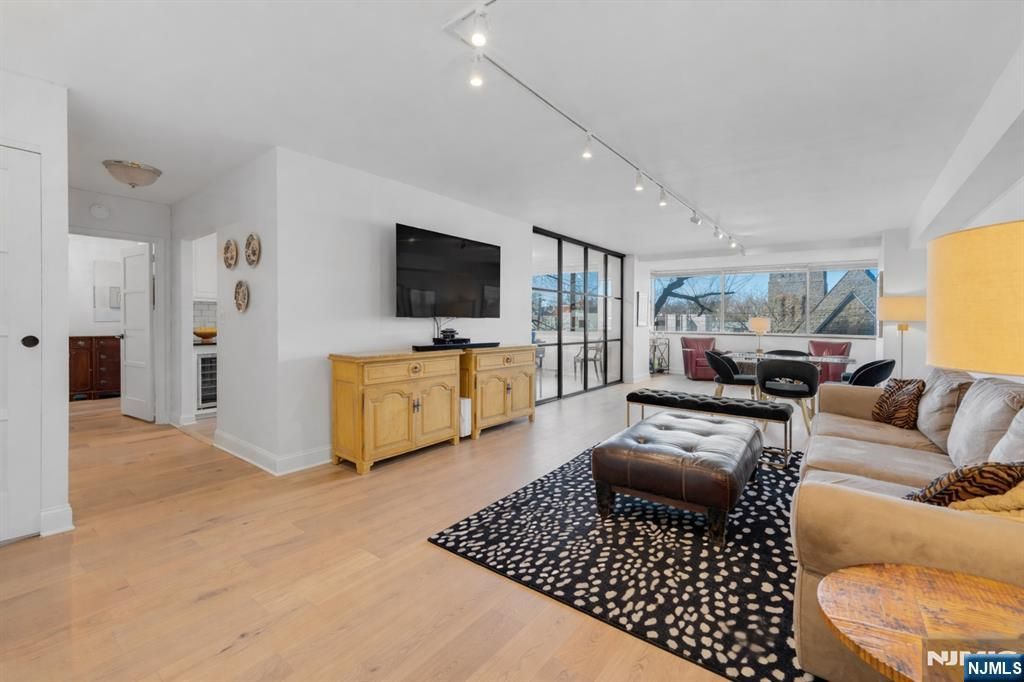 Photo of 1600 Parker Avenue #1J, Fort Lee, NJ 07024 (MLS # 26008813)