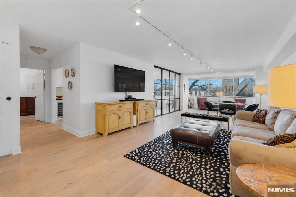 Photo of 1600 Parker Avenue #1J, Fort Lee, NJ 07024 (MLS # 26008813)