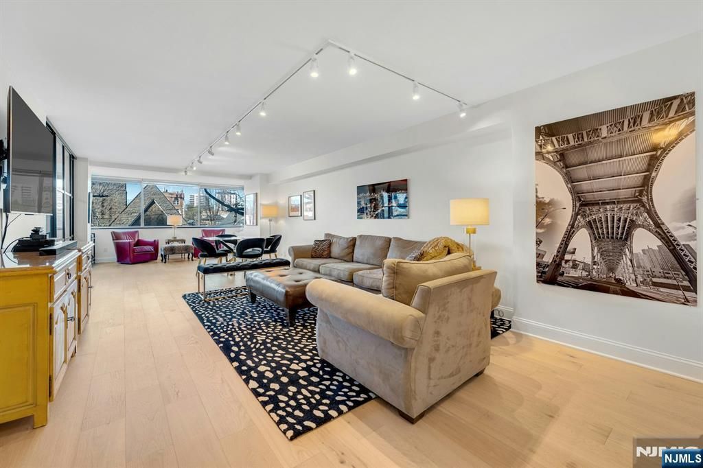 Photo of 1600 Parker Avenue #1J, Fort Lee, NJ 07024 (MLS # 26008813)