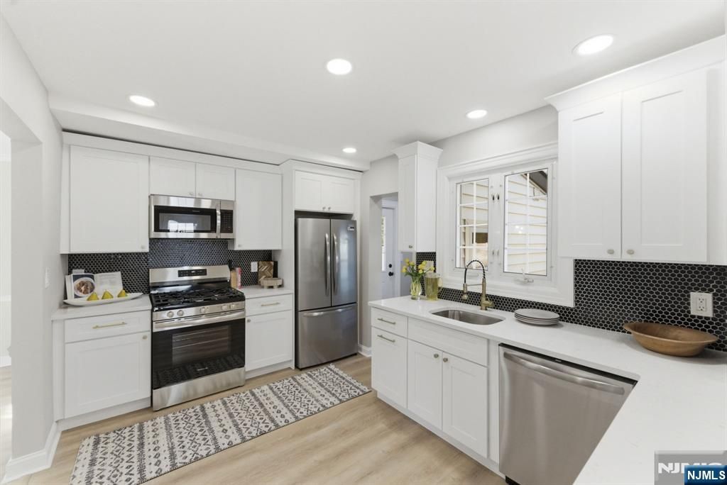 Photo of 224 Godwin Avenue, Wyckoff, NJ 07481 (MLS # 26014307)