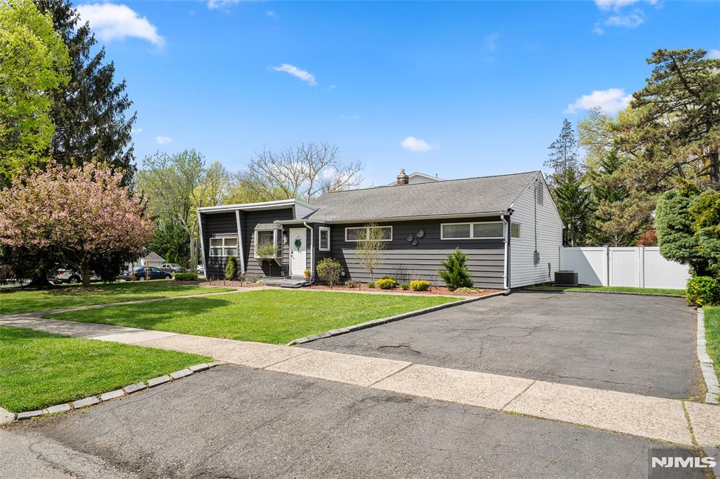 155 Zabriskie Place