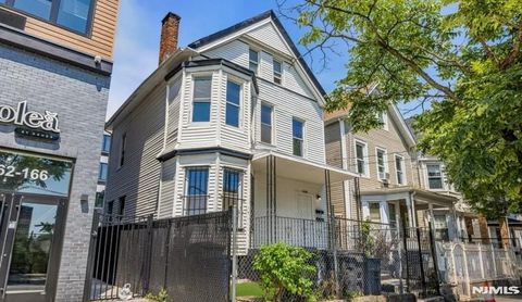 Photo of 168 5th #1, Newark, NJ 07107 (MLS # 25042279)