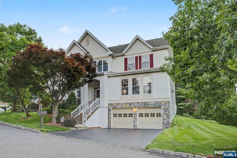 Photo of 29 Skytop Ridge, Oakland, NJ 07436 (MLS # 26026210)