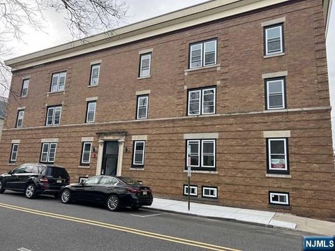 Photo of 622 Warren ST #APT4, Harrison, NJ 07029 (MLS # 26025314)