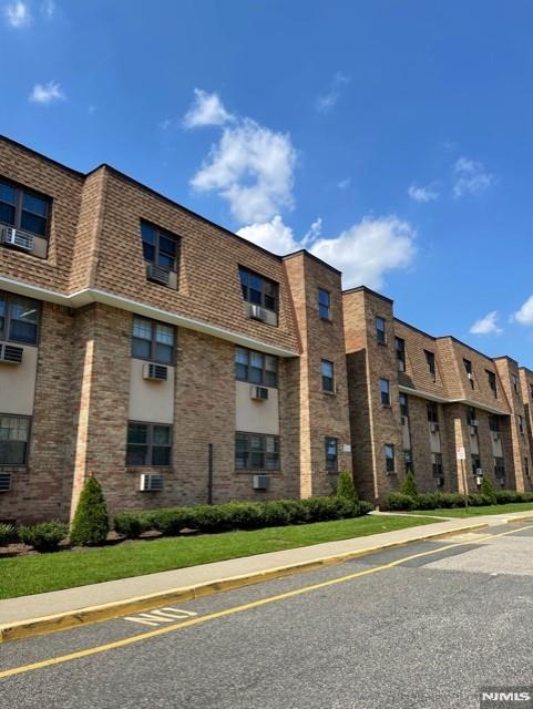 Rental Property at 220 Meadow Ln B9, Secaucus, New Jersey - Bedrooms: 1 
Bathrooms: 1 
Rooms: 3  - $1,850 MO.