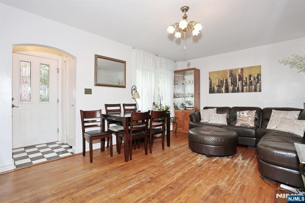 163 Monroe Avenue