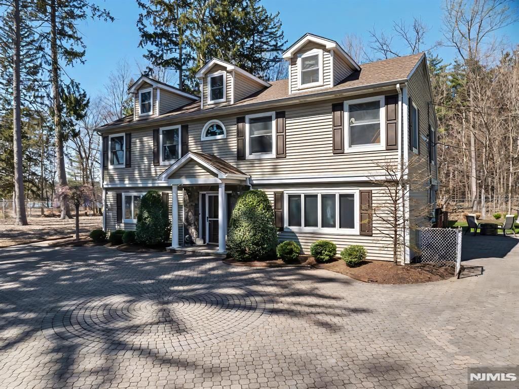Photo of 47 Broadway, Woodcliff Lake, NJ 07677 (MLS # 26012357)
