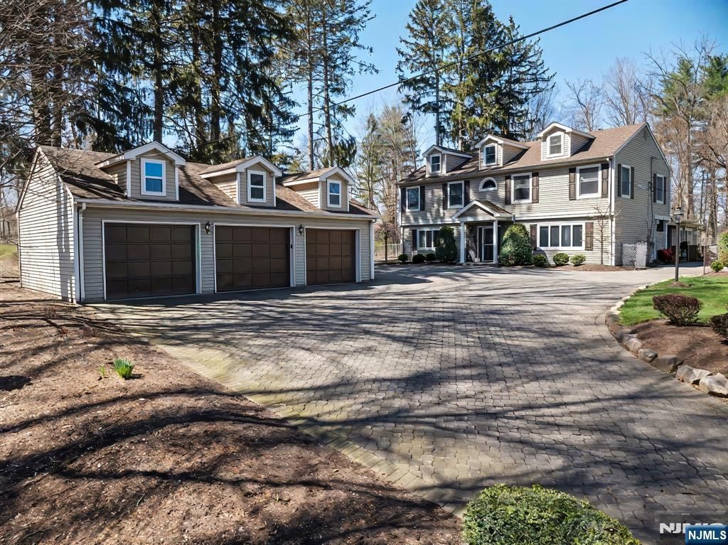 Photo of 47 Broadway, Woodcliff Lake, NJ 07677 (MLS # 26012357)