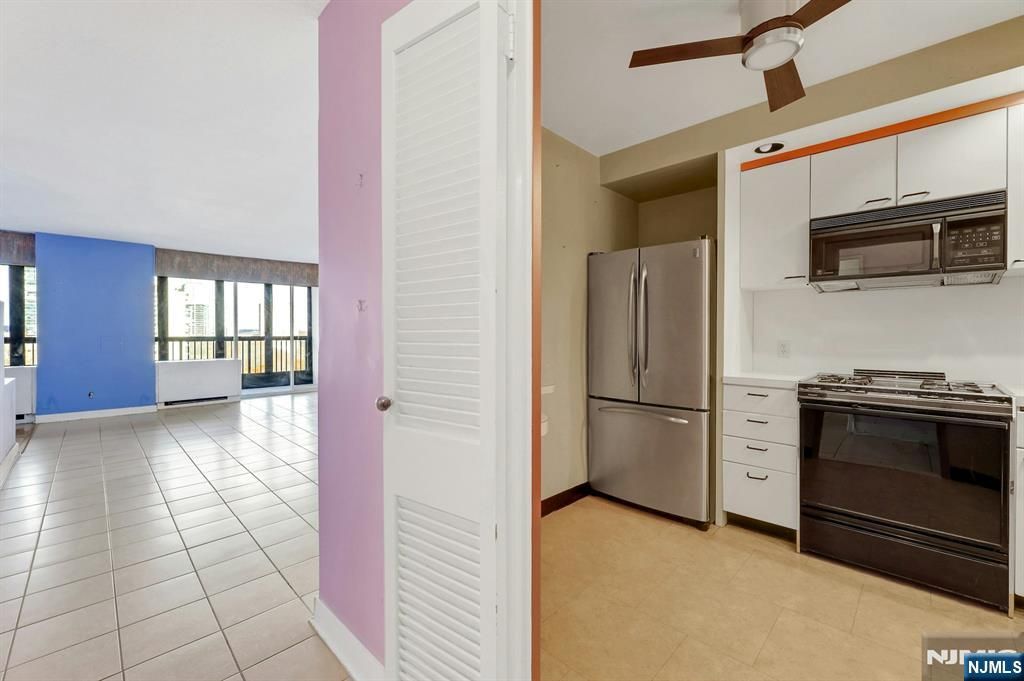 Photo of 5 Horizon Rd #907, Fort Lee, NJ 07024 (MLS # 25034706)