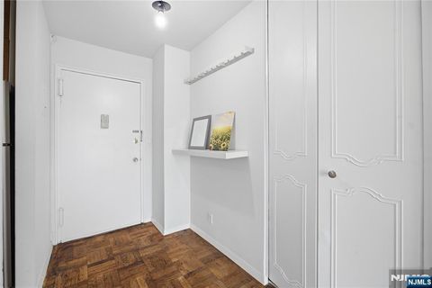 Photo of 2100 Linwood Avenue #20N, Fort Lee, NJ 07024 (MLS # 26026284)