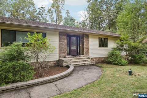 Photo of 23 Plymouth Drive, Upper Saddle River, NJ 07458 (MLS # 25030756)
