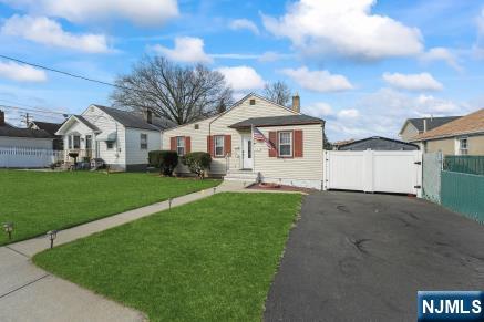 147 7th Street