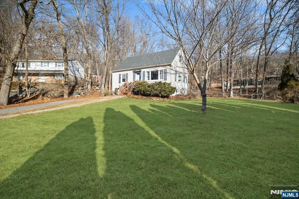 Photo of 16 Wildwood Terrace, Ringwood, NJ 07456 (MLS # 26001308)