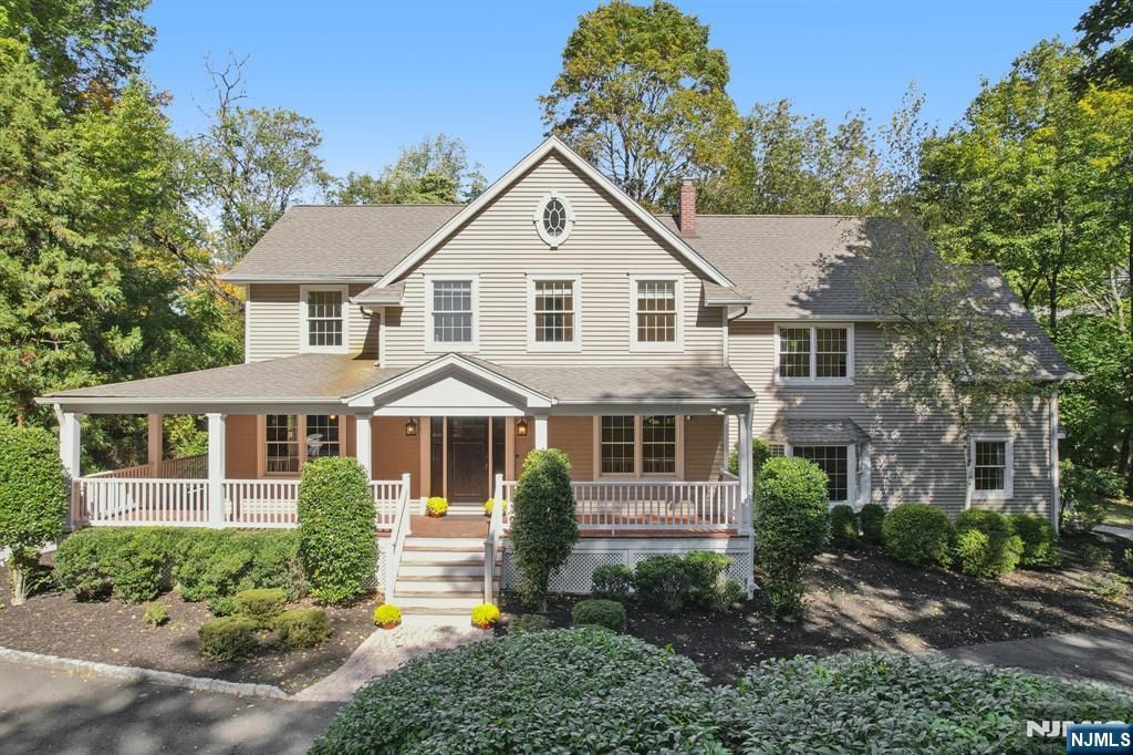 Photo of 24 Scott Court, Allendale, NJ 07401 (MLS # 25036131)