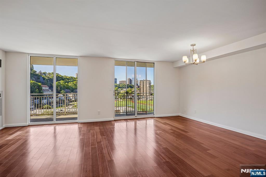 1077 River Road 1013