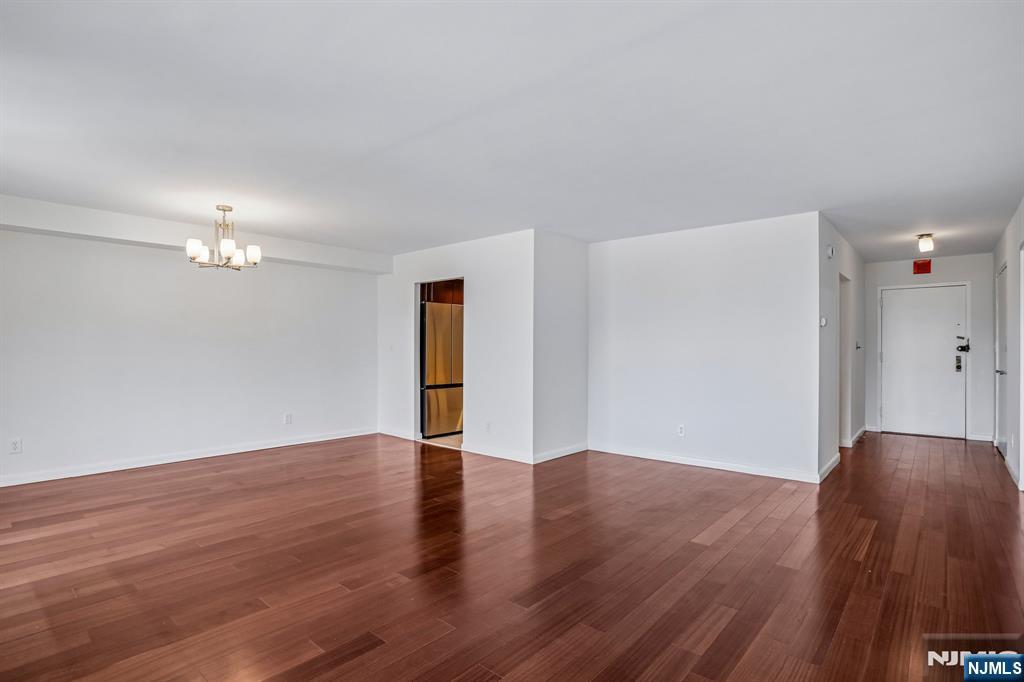 1077 River Road 1013