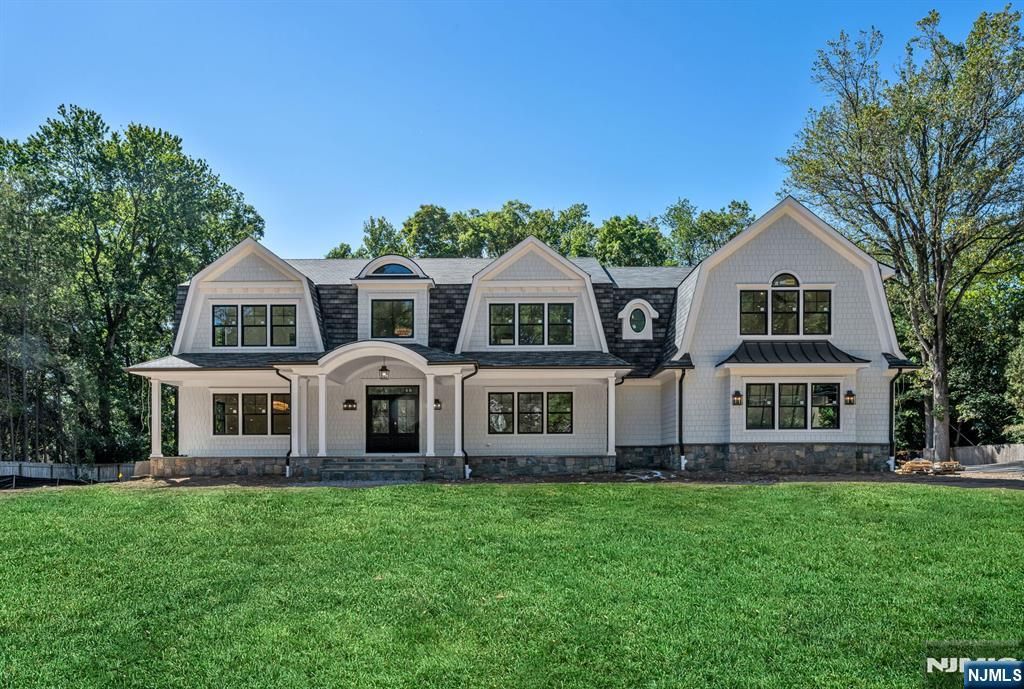 Photo of 46 Locust Lane, Upper Saddle River, NJ 07458 (MLS # 25035317)