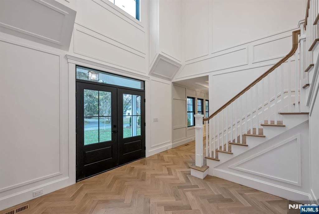 Photo of 46 Locust Lane, Upper Saddle River, NJ 07458 (MLS # 25035317)