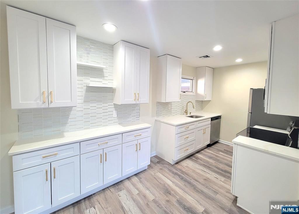 105 State Street 2H, Hackensack, New Jersey - 2 Bedrooms  
2 Bathrooms - 