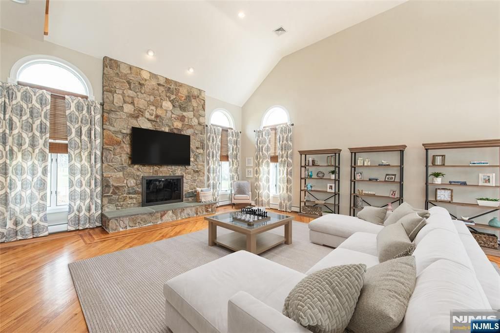 Photo of 5 Williams Crest, Park Ridge, NJ 07656 (MLS # 26012857)