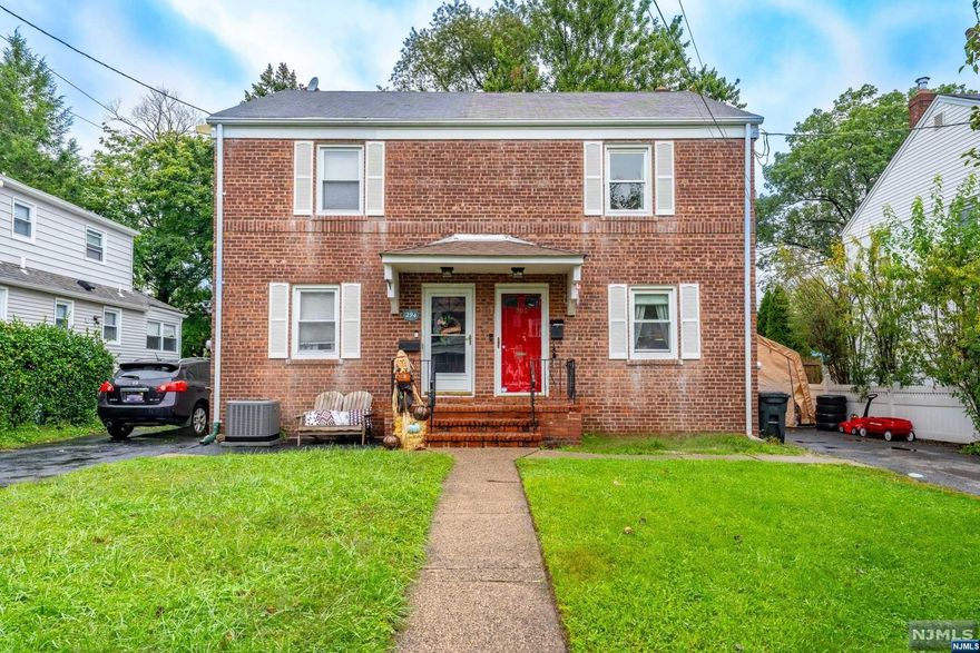 ! WELCOME TO DUMONT'S ONE FAMILY HOME NOW ON THE MARKET ! This home has so much to offer, it's 1st floor provides you with a kitchen, living room, and dining room. As we move up to the 2nd floor you have 2 bedrooms and 1 full bathroom! This home also has a Full finished basement 1 full bathroom, along with the convience of 3+ Car Parking! This is exactly the home you've been looking for. Schedule a tour today!