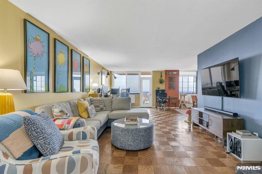 Photo of 2150 Center Avenue #17D, Fort Lee, NJ 07024 (MLS # 25042572)