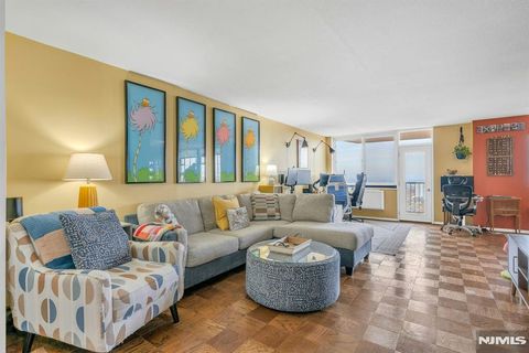 Photo of 2150 Center Avenue #17D, Fort Lee, NJ 07024 (MLS # 25042572)