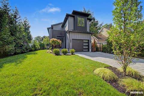 Photo of 68 Storig Avenue, Closter, NJ 07624 (MLS # 26032131)
